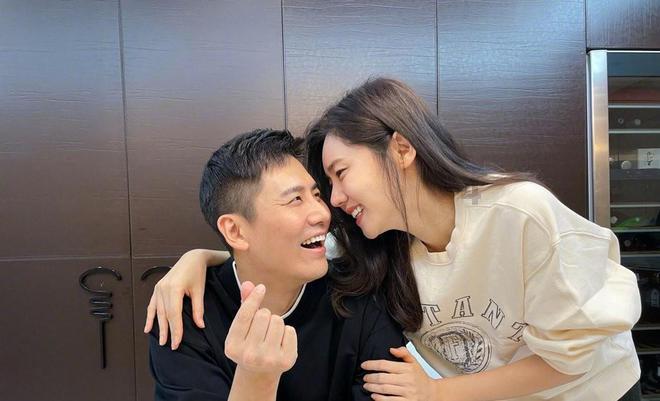 女生不愿意摘口罩心理